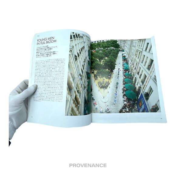 🔴 Louis Vuitton The Book #11 - Picture 8 of 8